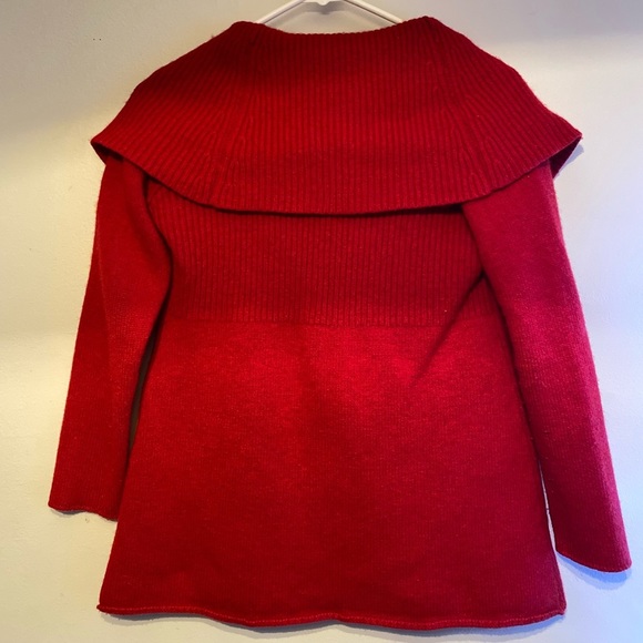 It's a new vision, Red Sweater / Festive Vest - Medium - Picture 3 of 3
